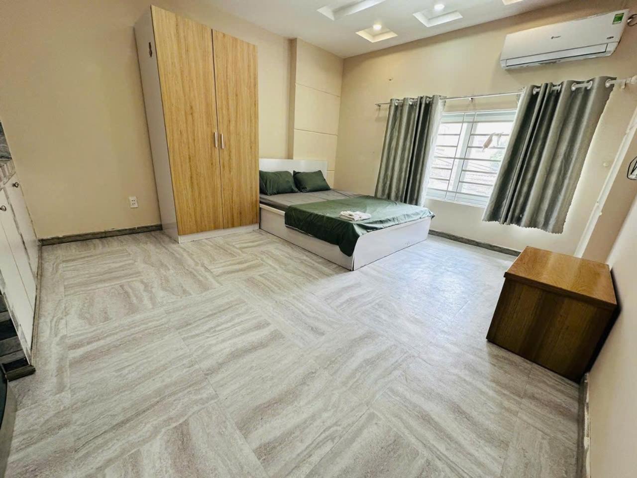 Aparment Ban Cong *
